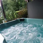Pure46 Minimalistisches Design, Maximale Entspannung Im Hottub Apartmán Bischofsheim an der Rhön