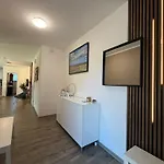 Pure46 Minimalistisches Design, Maximale Entspannung Im Hottub Apartmán *